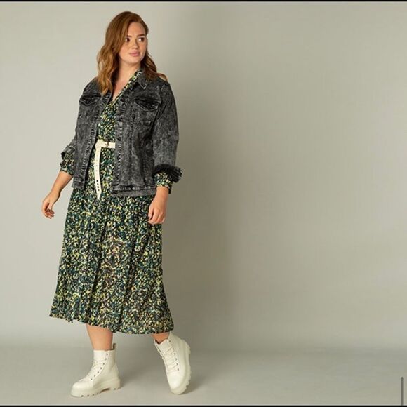 NWT Yest Jacquard Print Jersey Long Sleeved Button Front V Neck Dress Size 6 - Picture 1 of 6